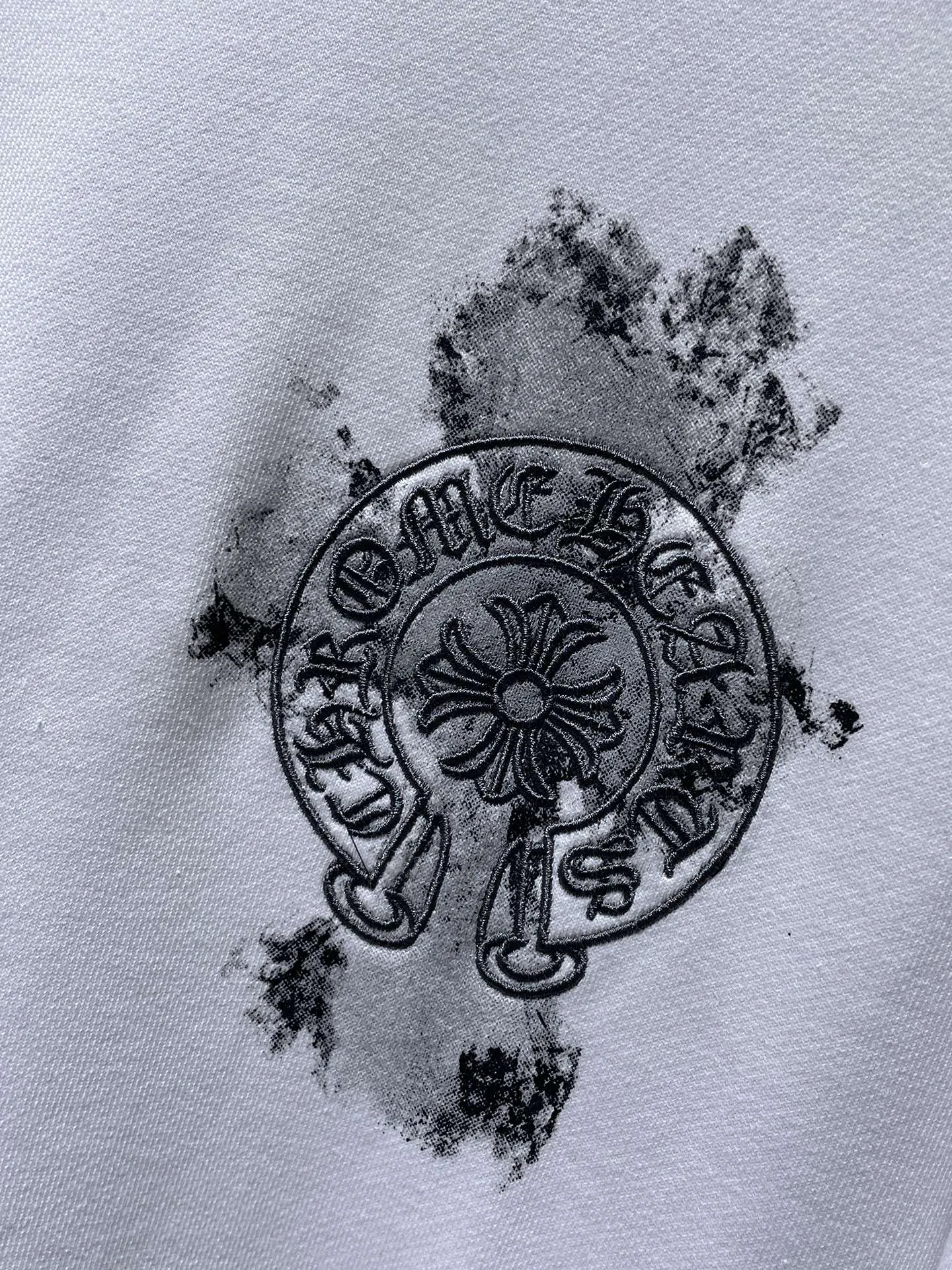P216 Chrome Hearts Autumn and Winter 2025 Counter synchronization High-weight, environmentally friendly and high-quality top-quality fabrics Three-dimensional Sanskrit embroidered cross round neck sweatshirt Hand-painted dyeing and embroidery Counter synchronization 1:1 replica version Recommended color: black White Size: S, M, L, XL